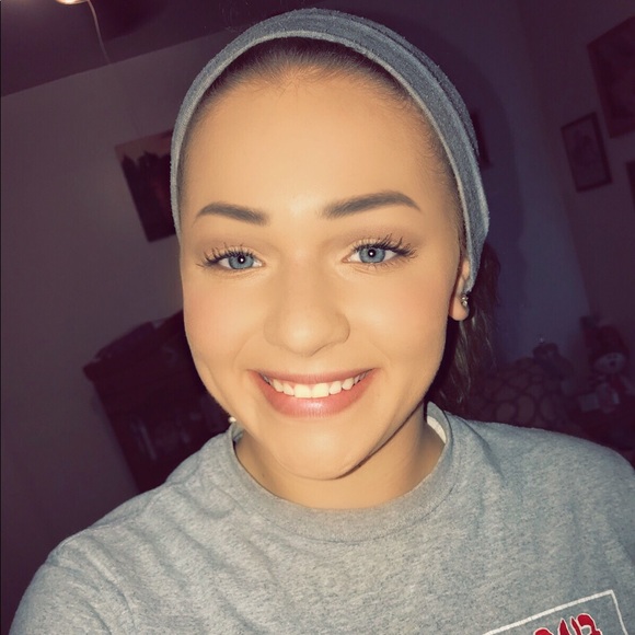 Meet your Posher, Katelyn - Picture 1 of 1